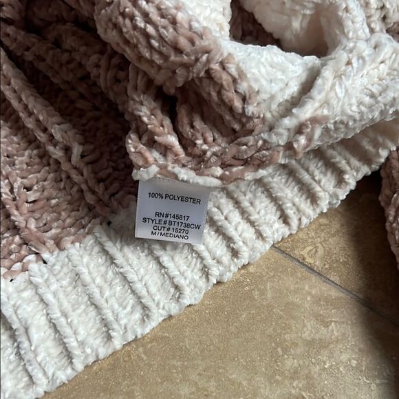 Windsor Women's Colorblock Sweater - Picture 6 of 7